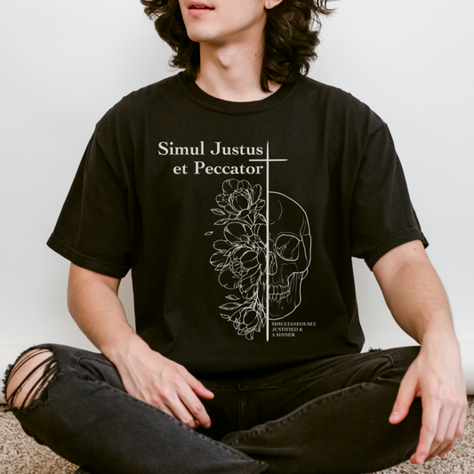 Simul Justus et Peccator | Unisex T-Shirt
